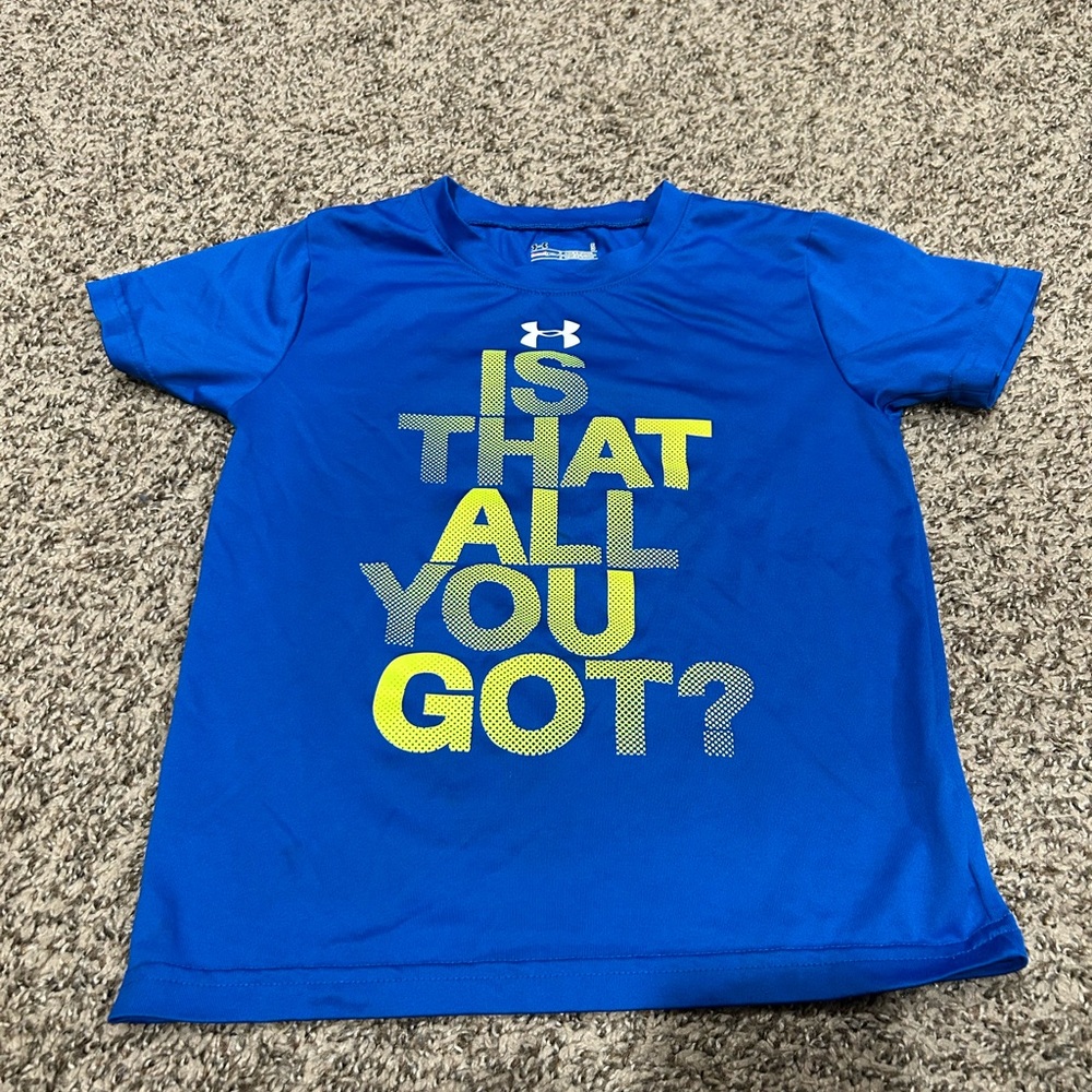 Boys under Armour short sleeve shirt size 5.